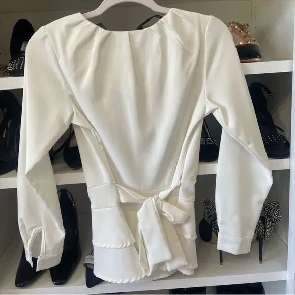 Beautiful white top - Picture 9 of 13